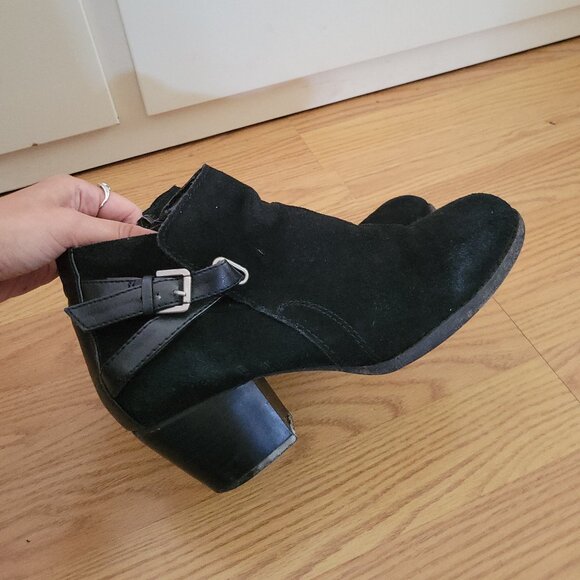 Leather ankle boots - Picture 2 of 4